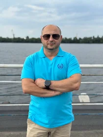 Прикольные футболки: Поло с вышивкой